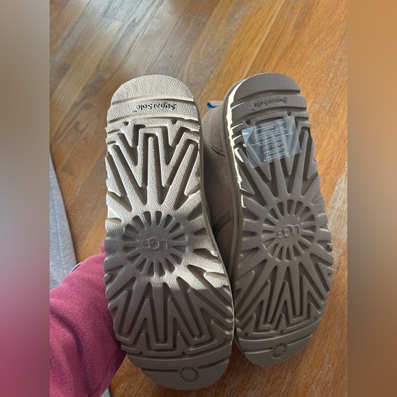 Uggs Neumel Beige colorway (mens size 9) - Picture 3 of 6